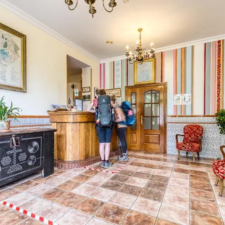 Leku Eder מלון 2*